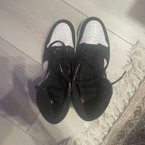 NIKE AIR JORDANS (only worn once)